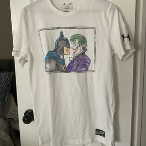 Men Under Armour Batman vs. Joker White DC Comics HeatGear Shirt Size S Small